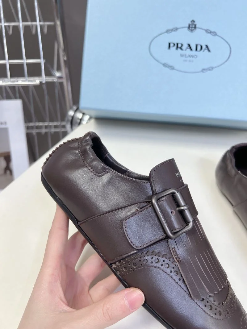 Prada Slippers Elegant 34332