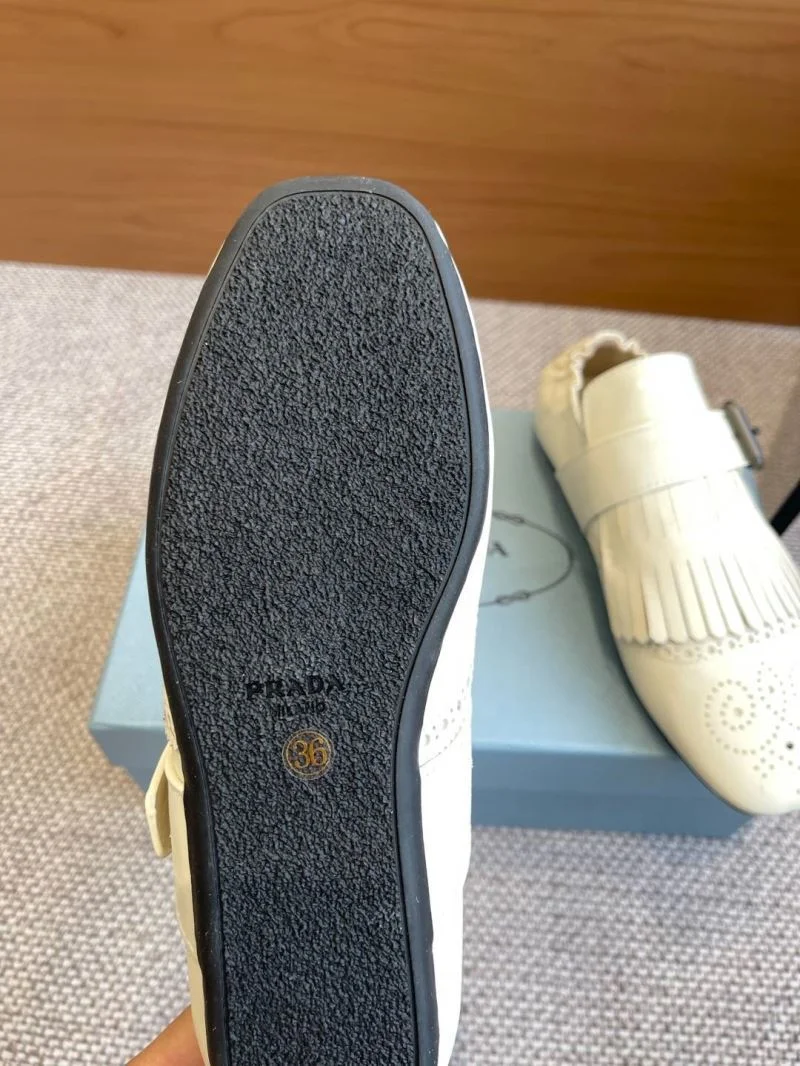 Casual Prada Slippers 34312