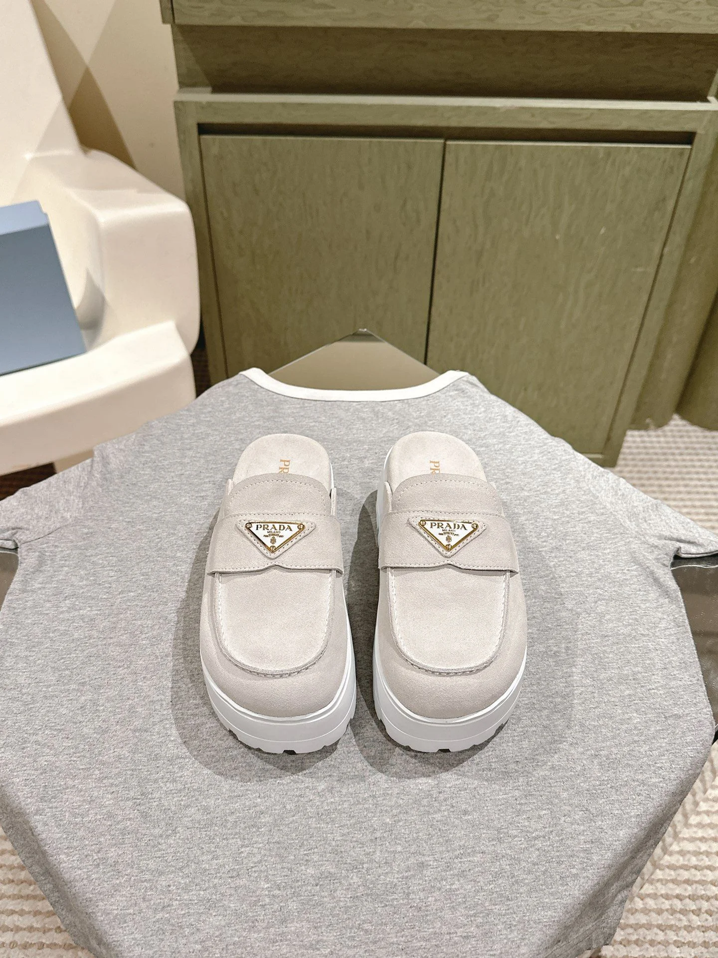 Breathable Prada Slippers 34307