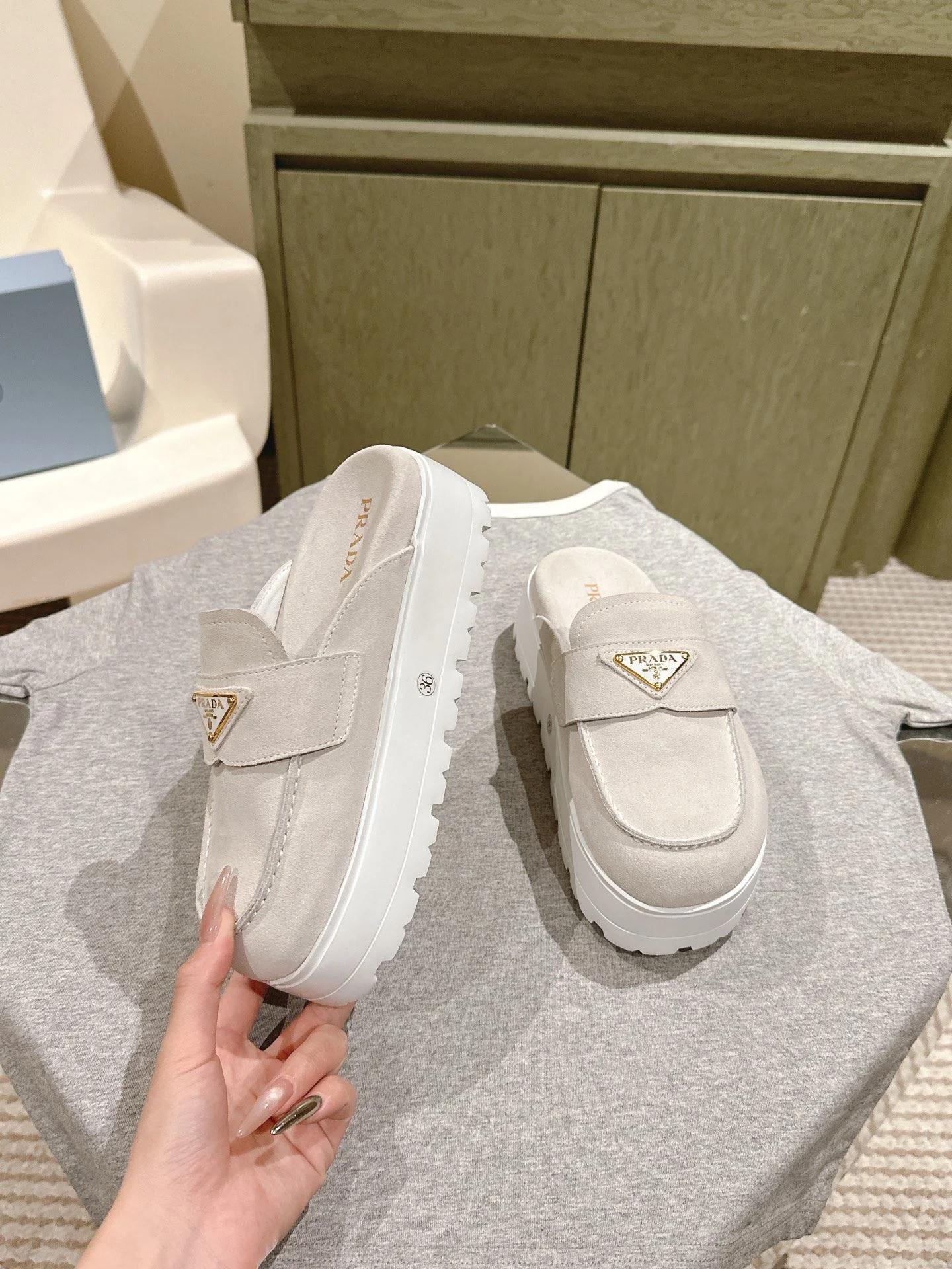 Breathable Prada Slippers 34307