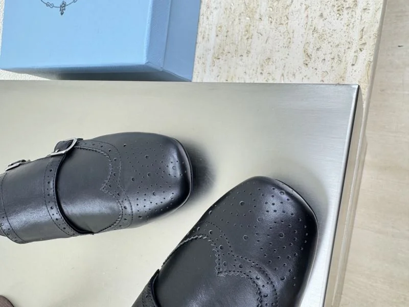 Trendy Prada Slippers 34997
