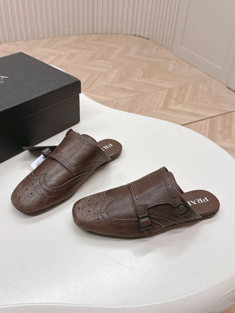Elegant Prada Slippers 35006