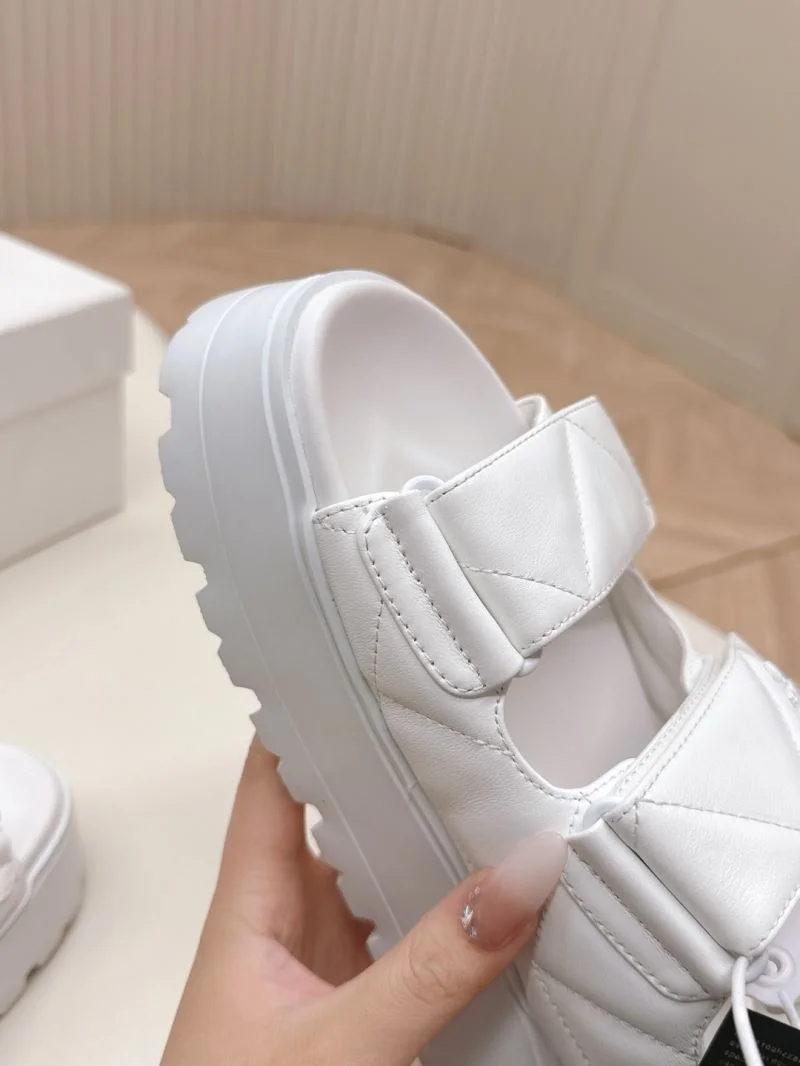 Prada Slippers TimelessDesign 34969