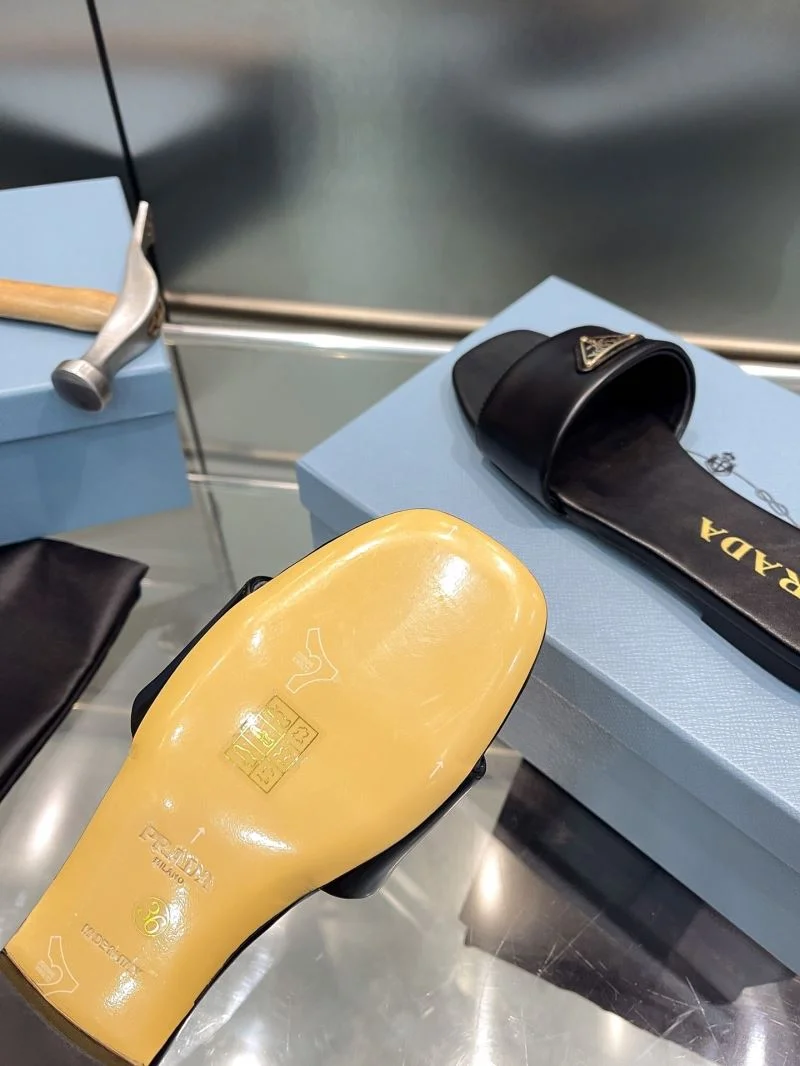 Prada Slippers Vibrant 34964