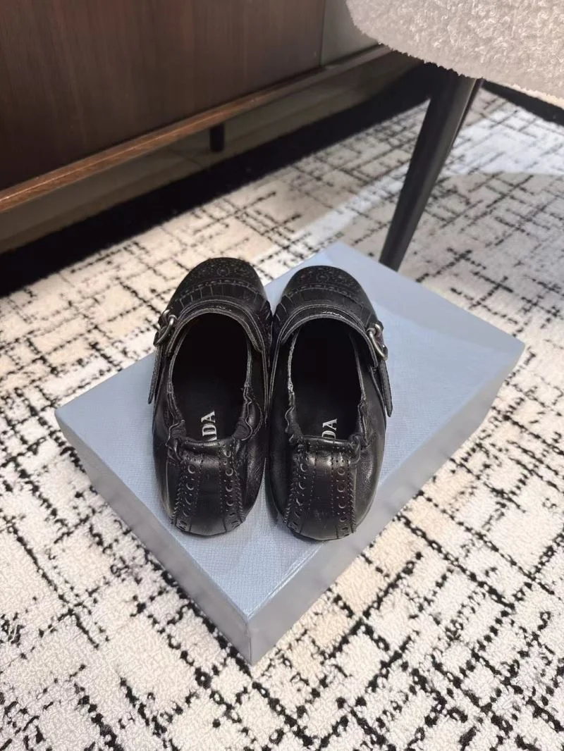 Prada Slippers Sustainable 34904