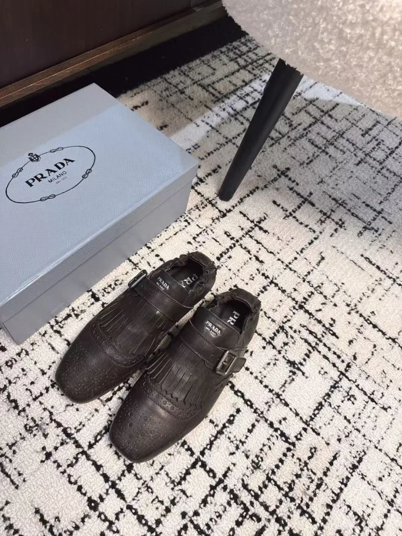 Contemporary Prada Slippers 34928