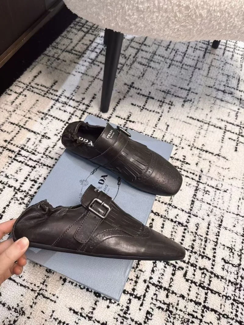 Contemporary Prada Slippers 34928
