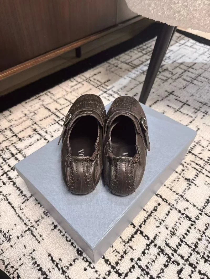 Contemporary Prada Slippers 34928