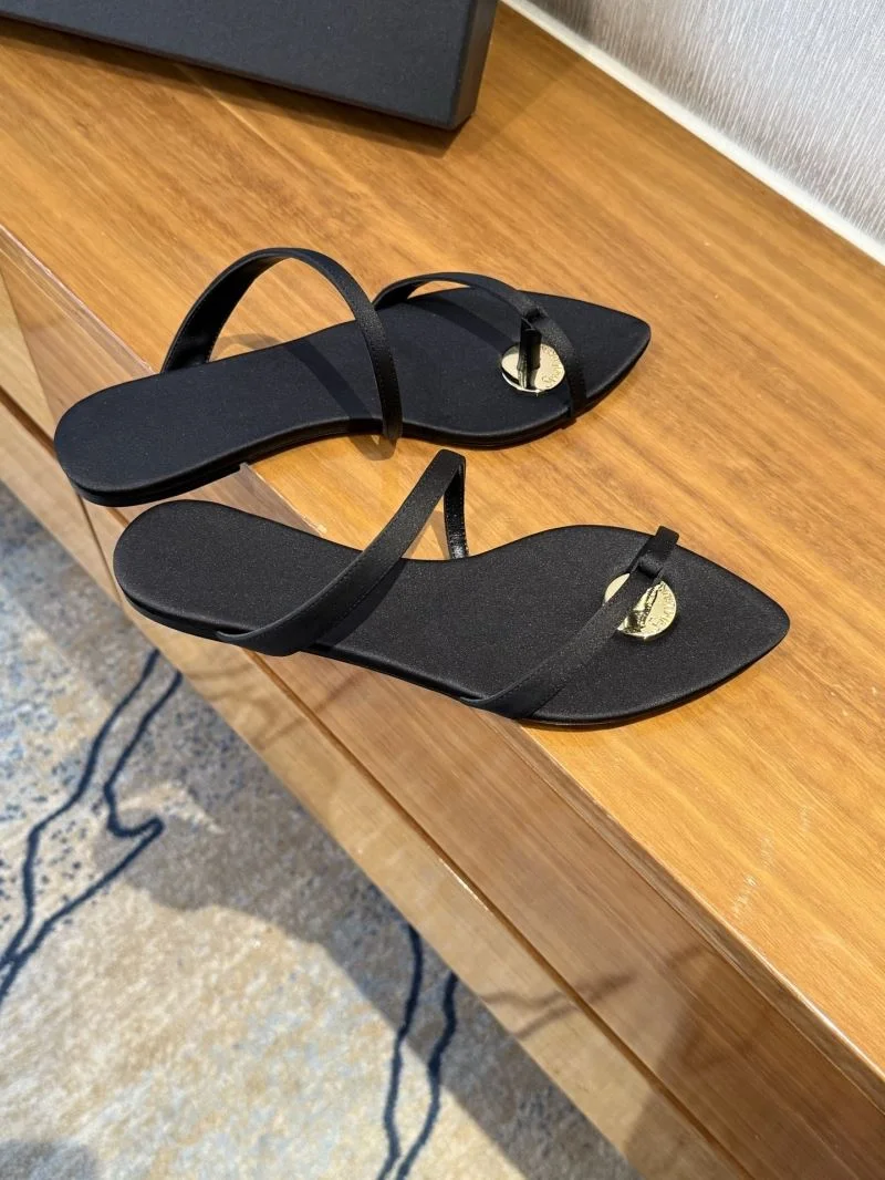 WellDesigned Prada Slippers 34922