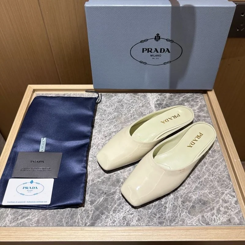 Trendsetting Prada Slippers 34637