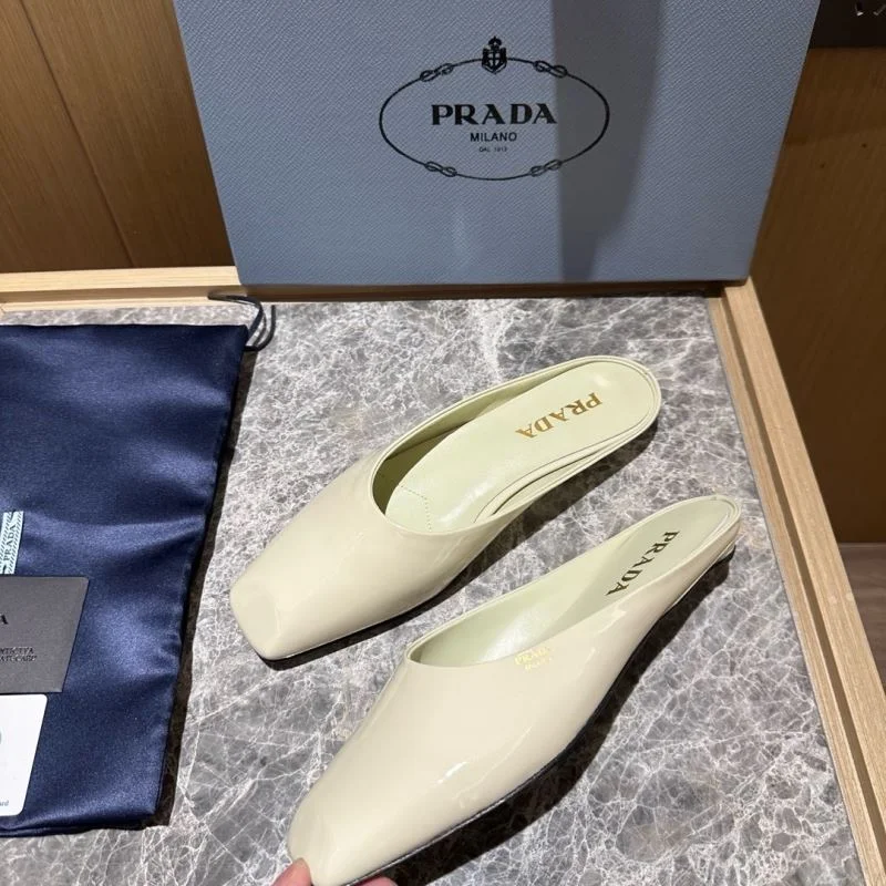 Trendsetting Prada Slippers 34637