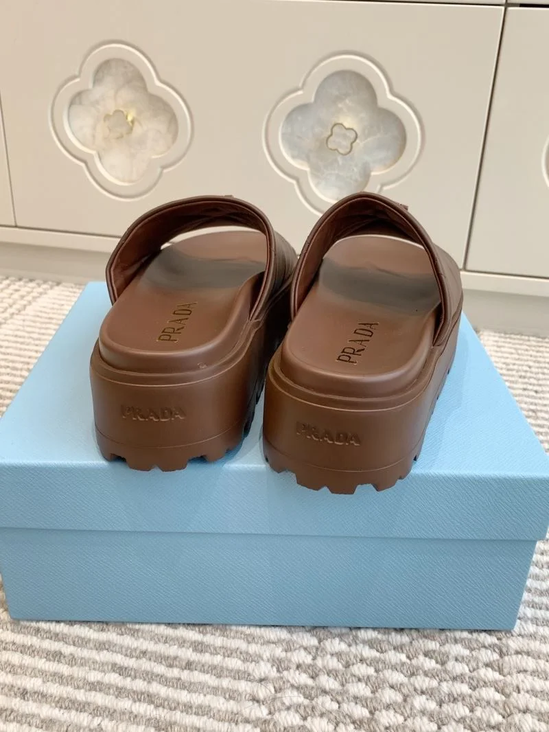 Chic Prada Slippers 34631