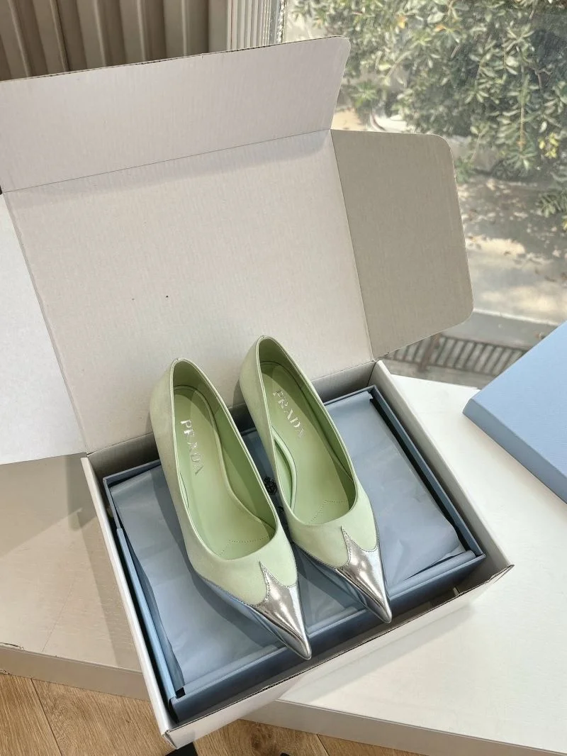 Prada Slippers Versatile 34614
