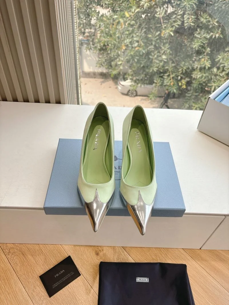 Prada Slippers Versatile 34614