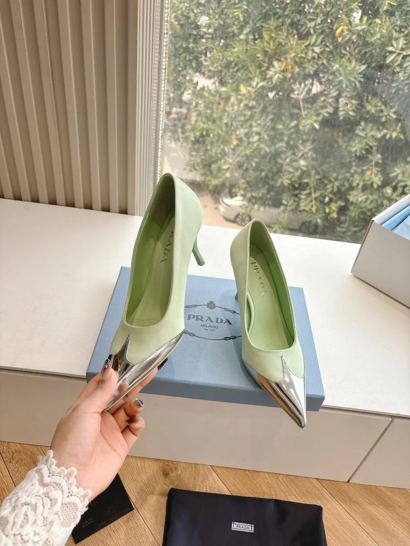 Prada Slippers Versatile 34614