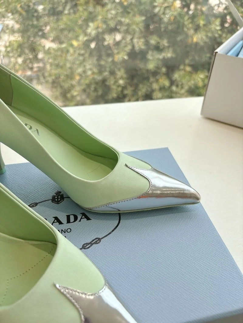 Prada Slippers Versatile 34614