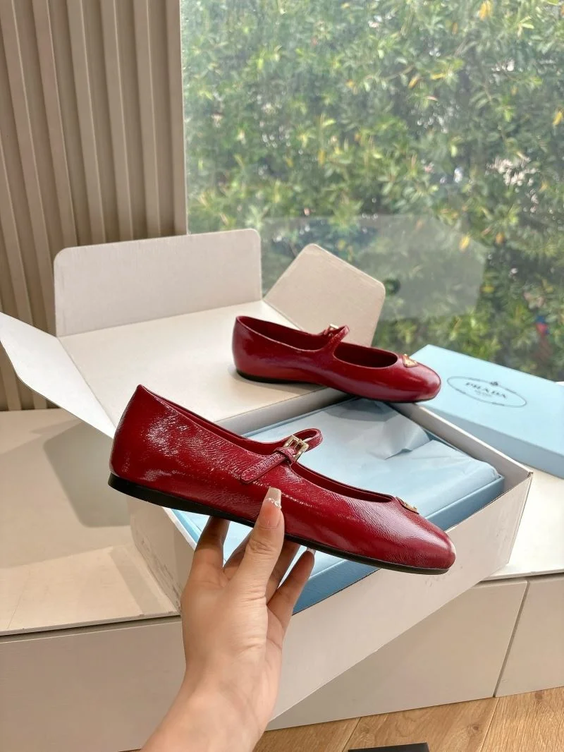 Prada Slippers Supportive 34601