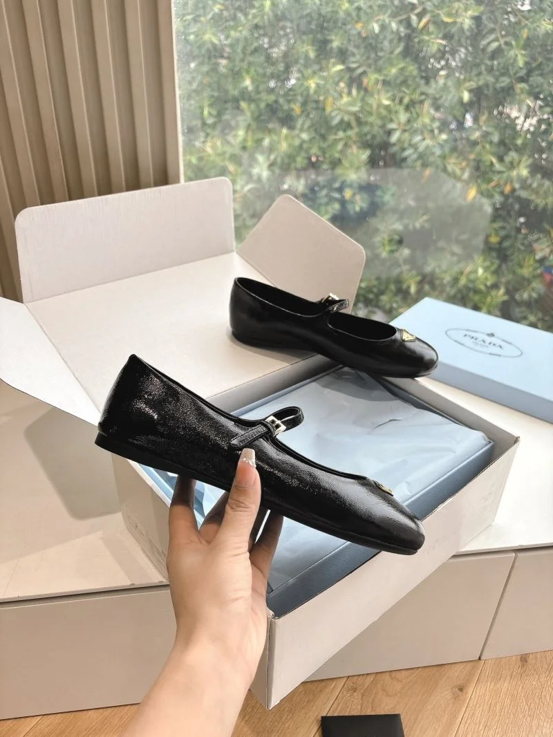 Modern Prada Slippers 34599