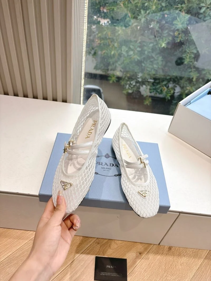 Prada Slippers Bright 34570