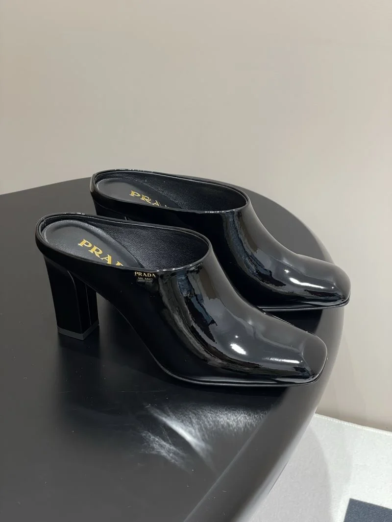 Prada Slippers Sleek 34596