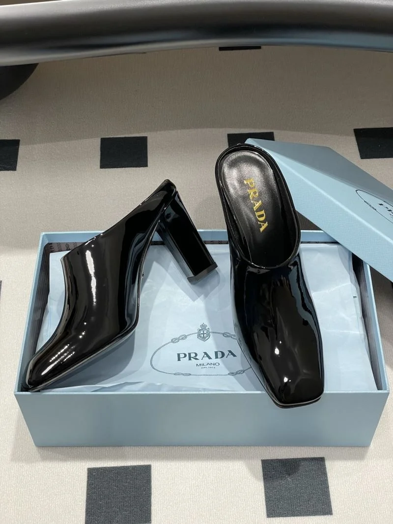 Prada Slippers Sleek 34596