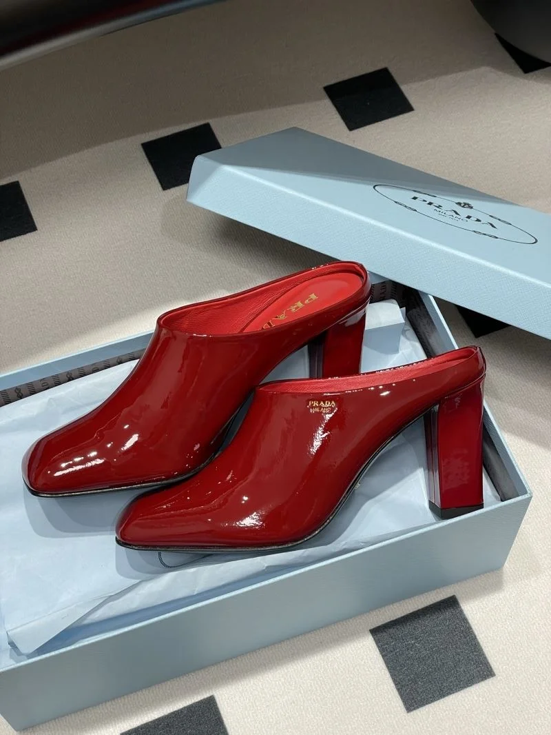 Trendsetting Prada Slippers 34583