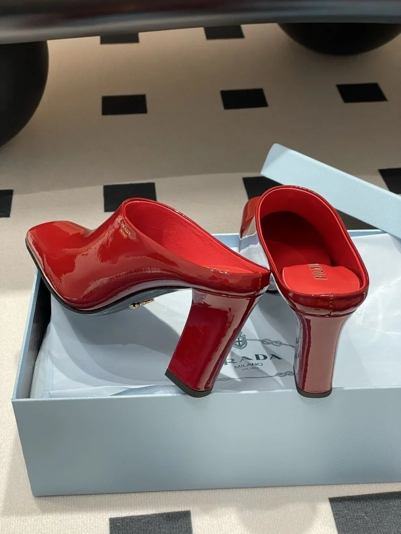 Trendsetting Prada Slippers 34583