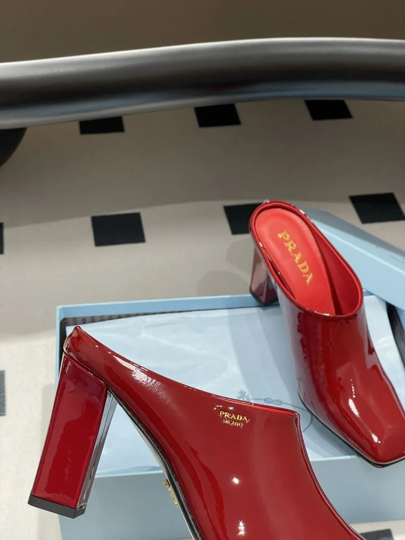Trendsetting Prada Slippers 34583