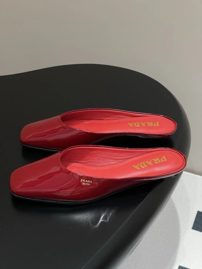 Effortless Prada Slippers 34595