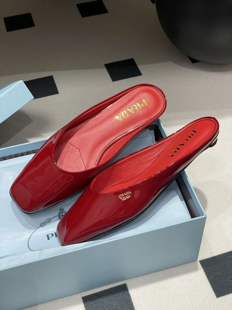 Effortless Prada Slippers 34595