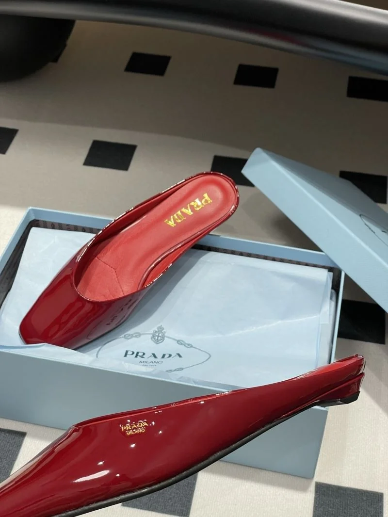 Effortless Prada Slippers 34595