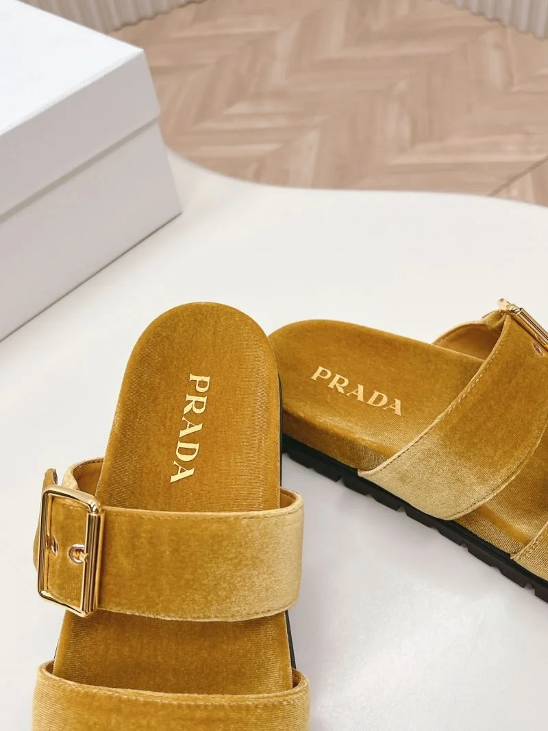Prada Slippers Elegant 34565
