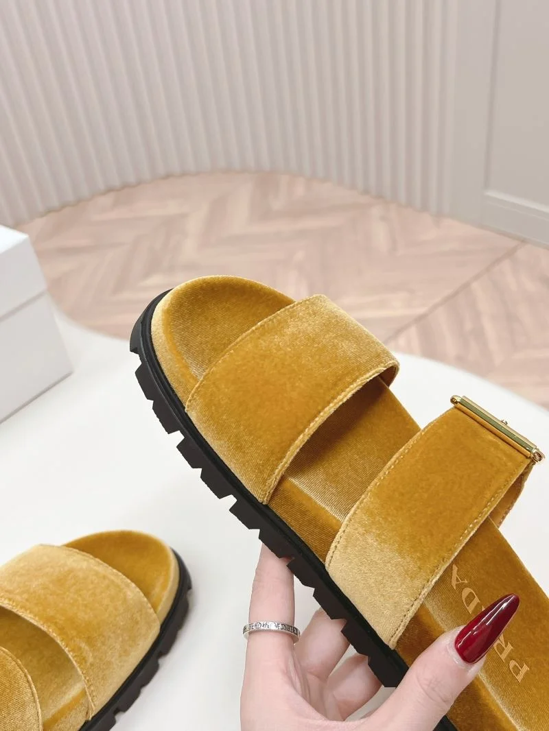 Prada Slippers Elegant 34565