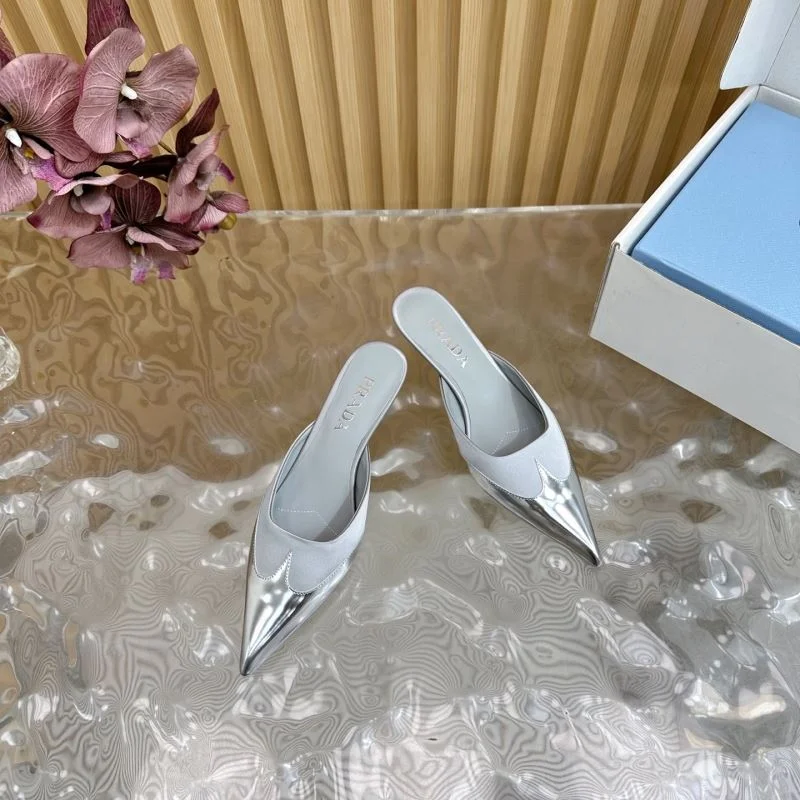 Prada Slippers Elegant 34537