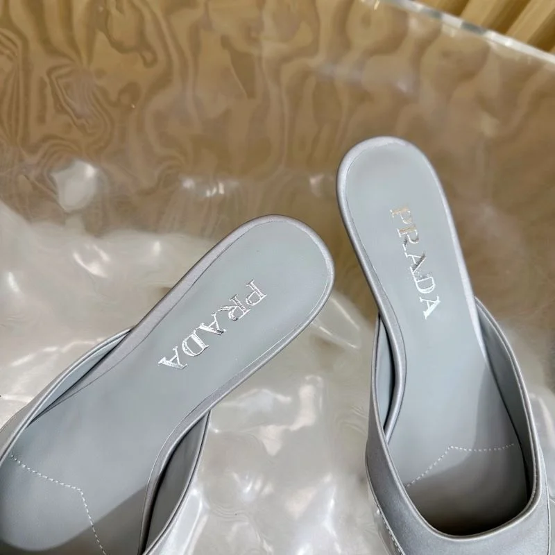 Prada Slippers Elegant 34537