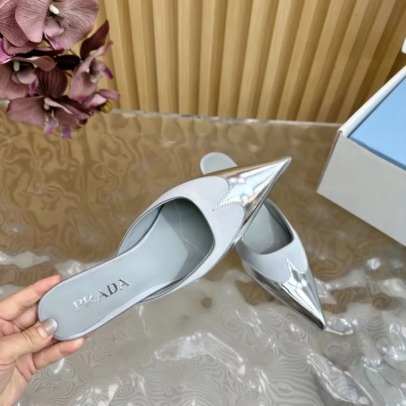 Prada Slippers Elegant 34537