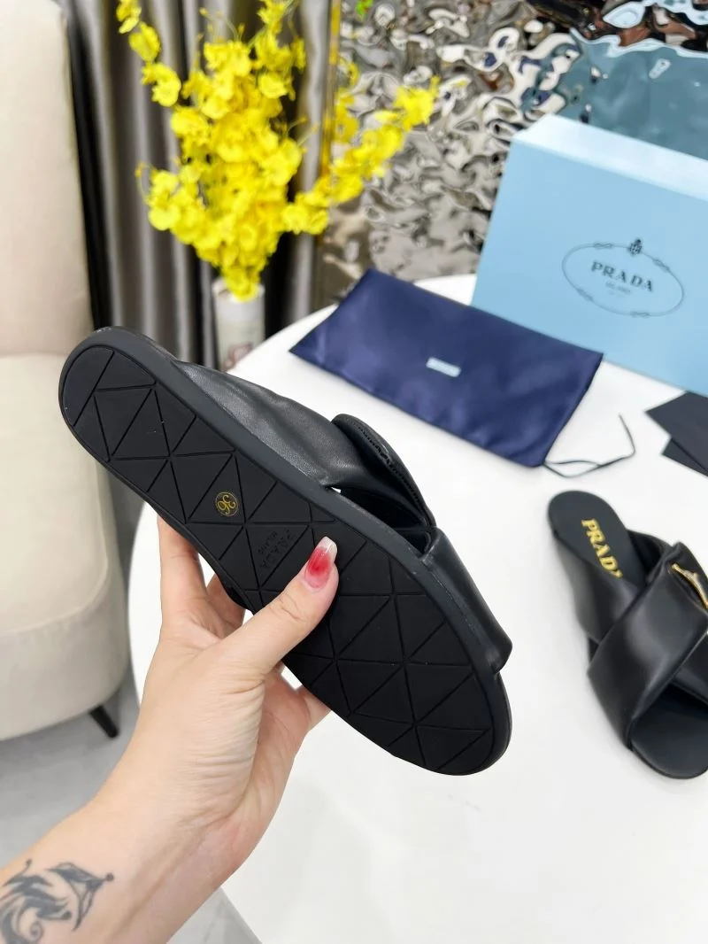 Unisex Prada Slippers 34527