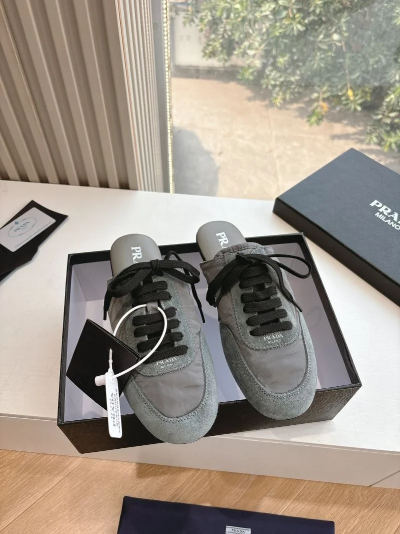 Prada Slippers Breathable 34514