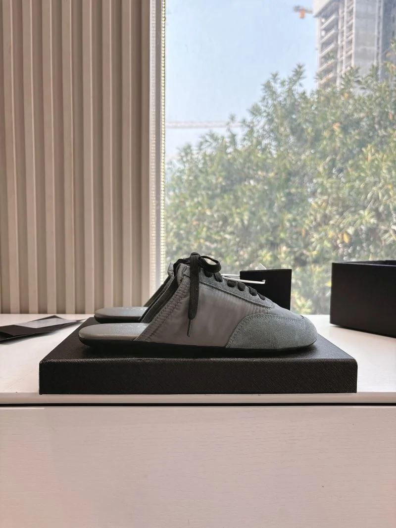 Prada Slippers Breathable 34514