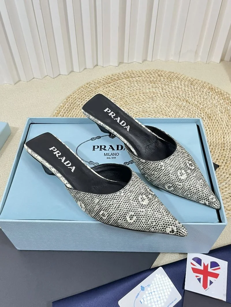 Prada Slippers Youthful 34491