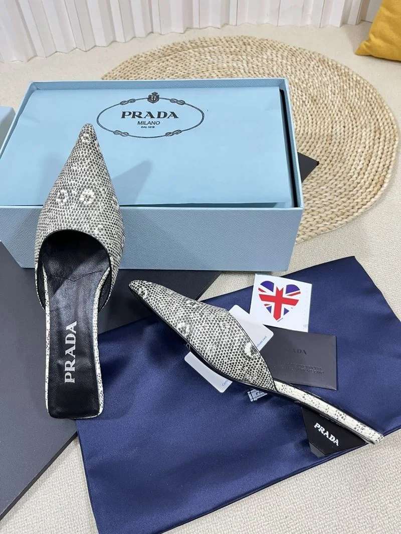 Prada Slippers Youthful 34491