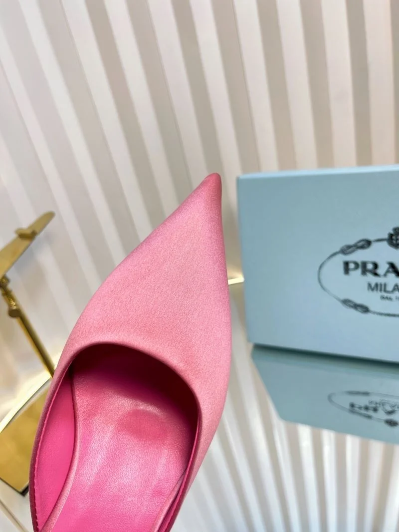 Prada Slippers Unique 34475