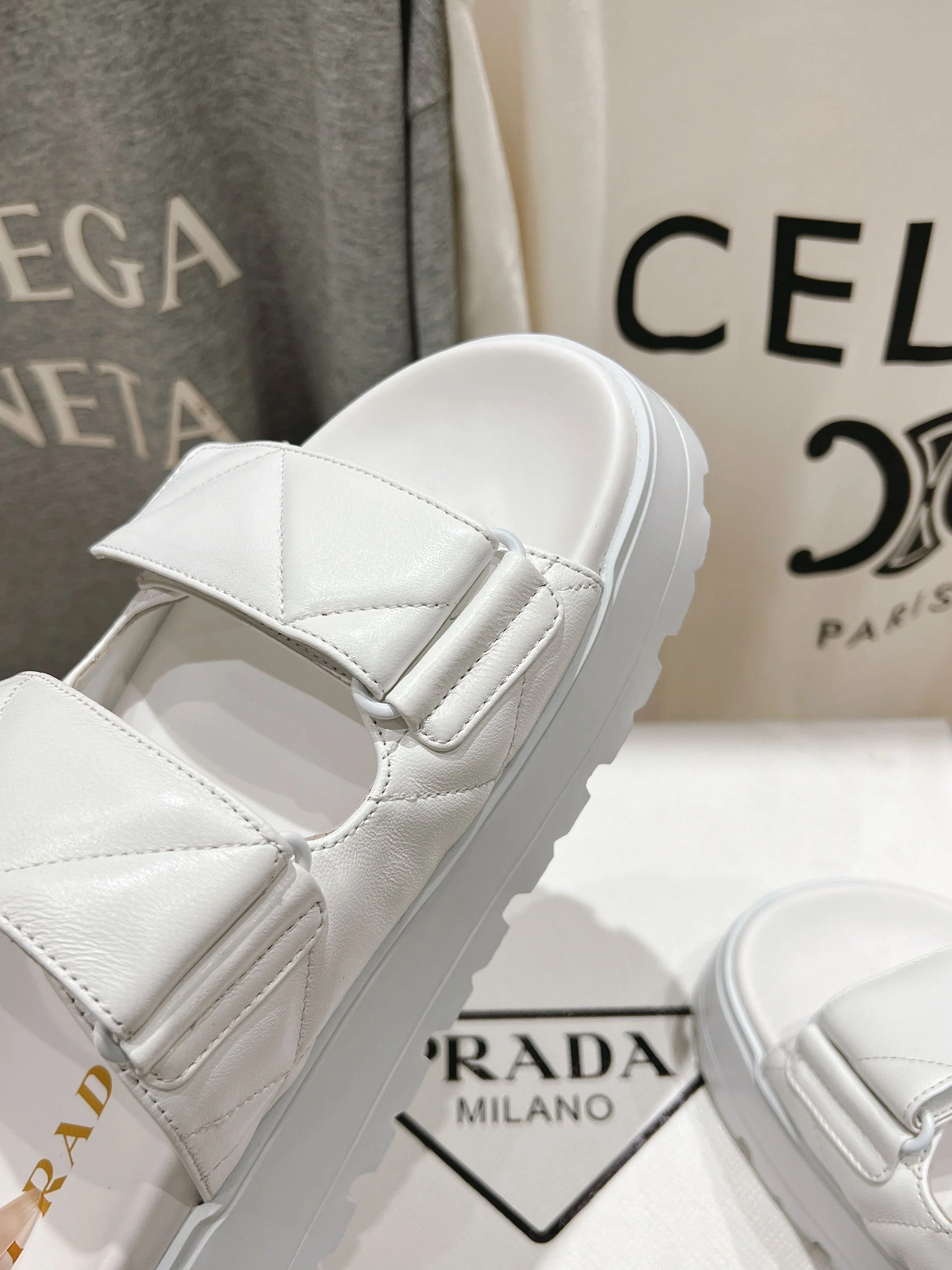 Prada Slippers Sophisticated 34068
