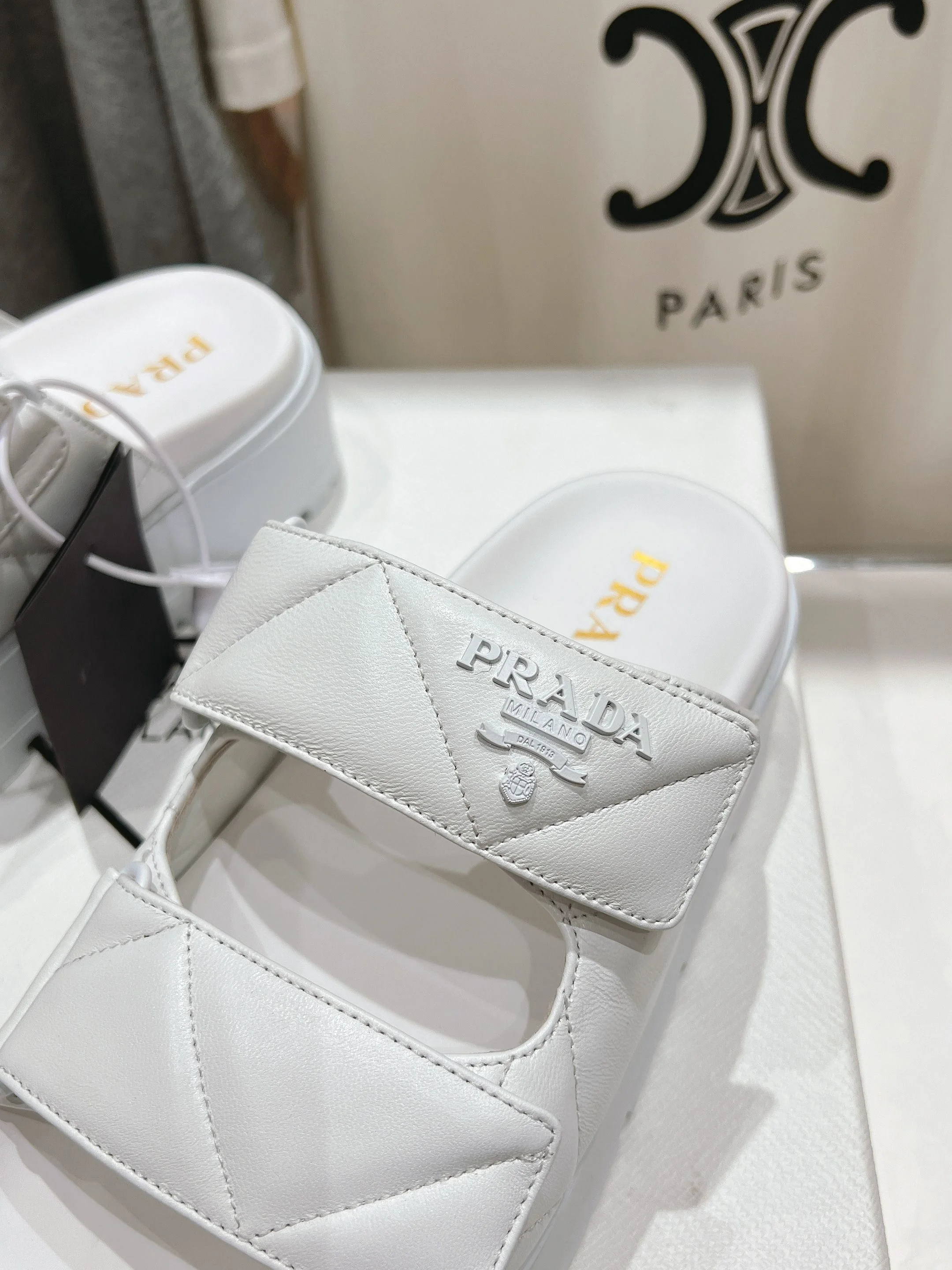 Prada Slippers Sophisticated 34068