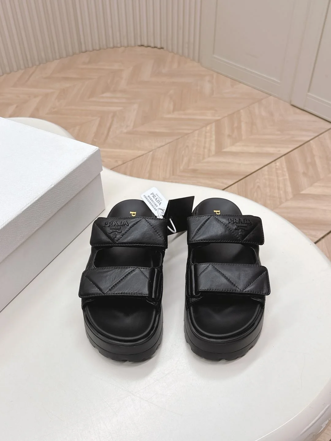 Prada Slippers Minimalist 34063