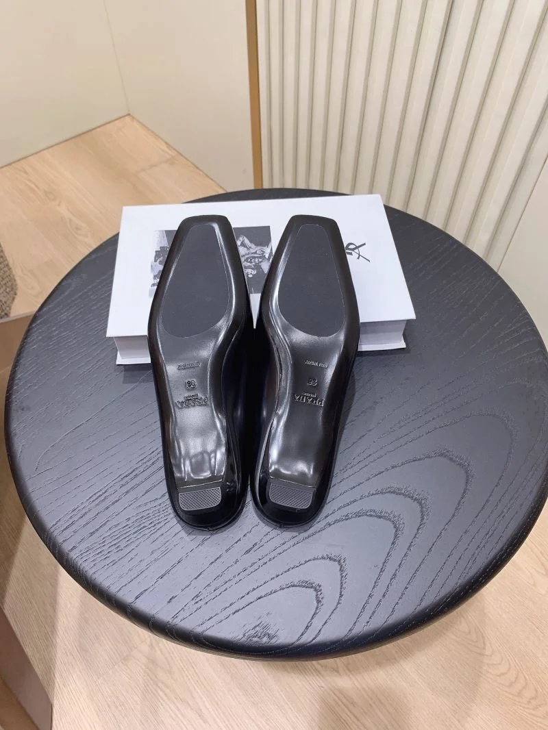 Prada Slippers Comfortable 34040