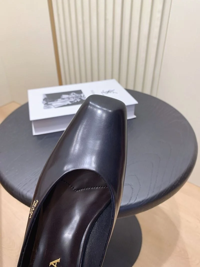Prada Slippers Comfortable 34040