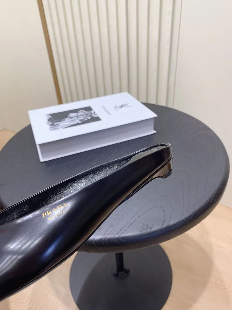 Prada Slippers Comfortable 34040