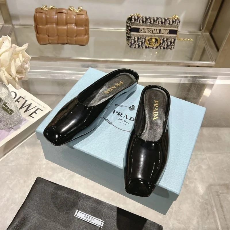 Prada Slippers Minimalist 34049