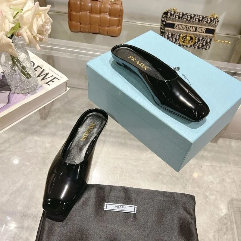 Prada Slippers Minimalist 34049